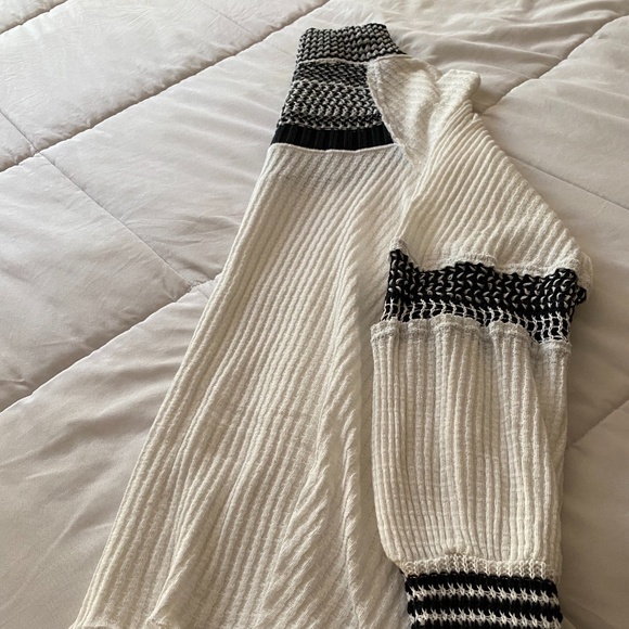 Top - Picture 2 of 4